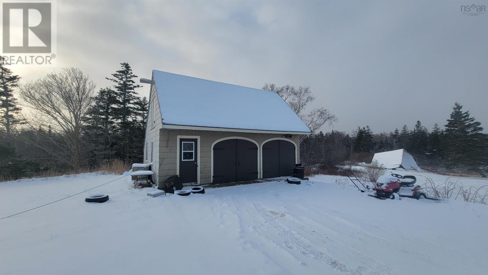 144 Chemin De L'est Street, Wedgeport, Nova Scotia  B0W 3P0 - Photo 7 - 202600557