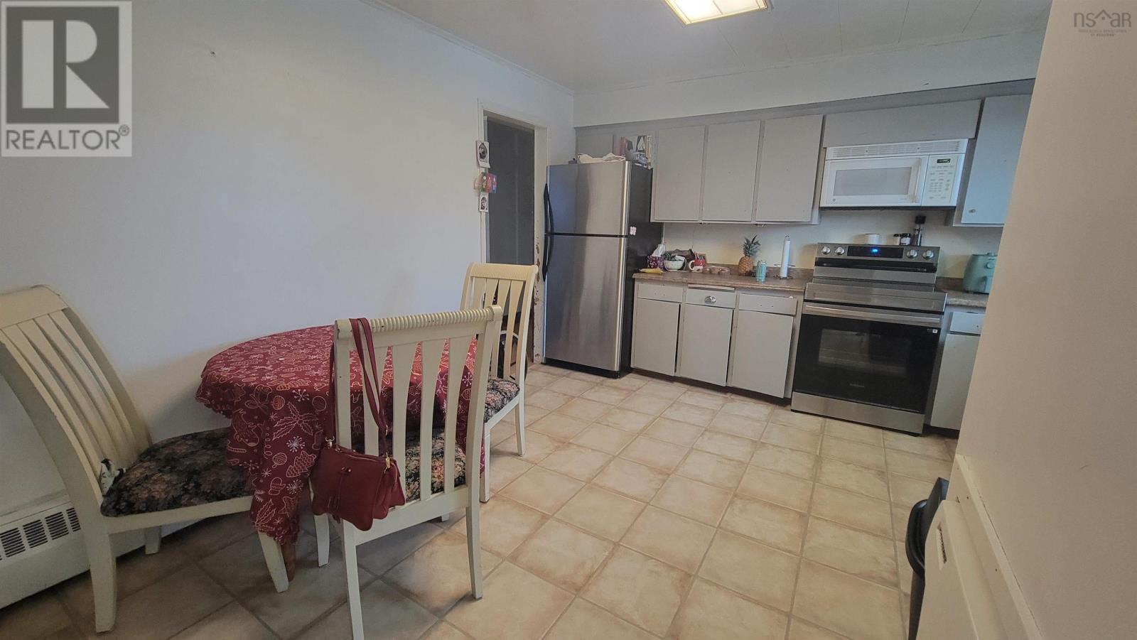 144 Chemin De L'est Street, Wedgeport, Nova Scotia  B0W 3P0 - Photo 9 - 202600557