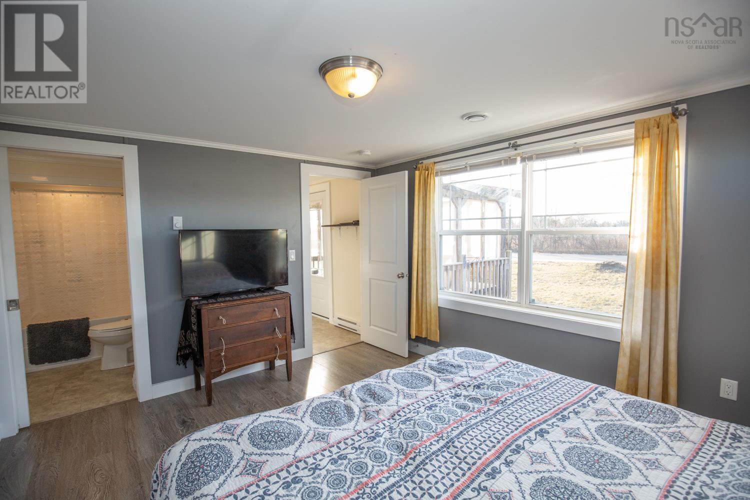 6869 Highway 2, Portapique, Nova Scotia  B0M 1B0 - Photo 15 - 202600685