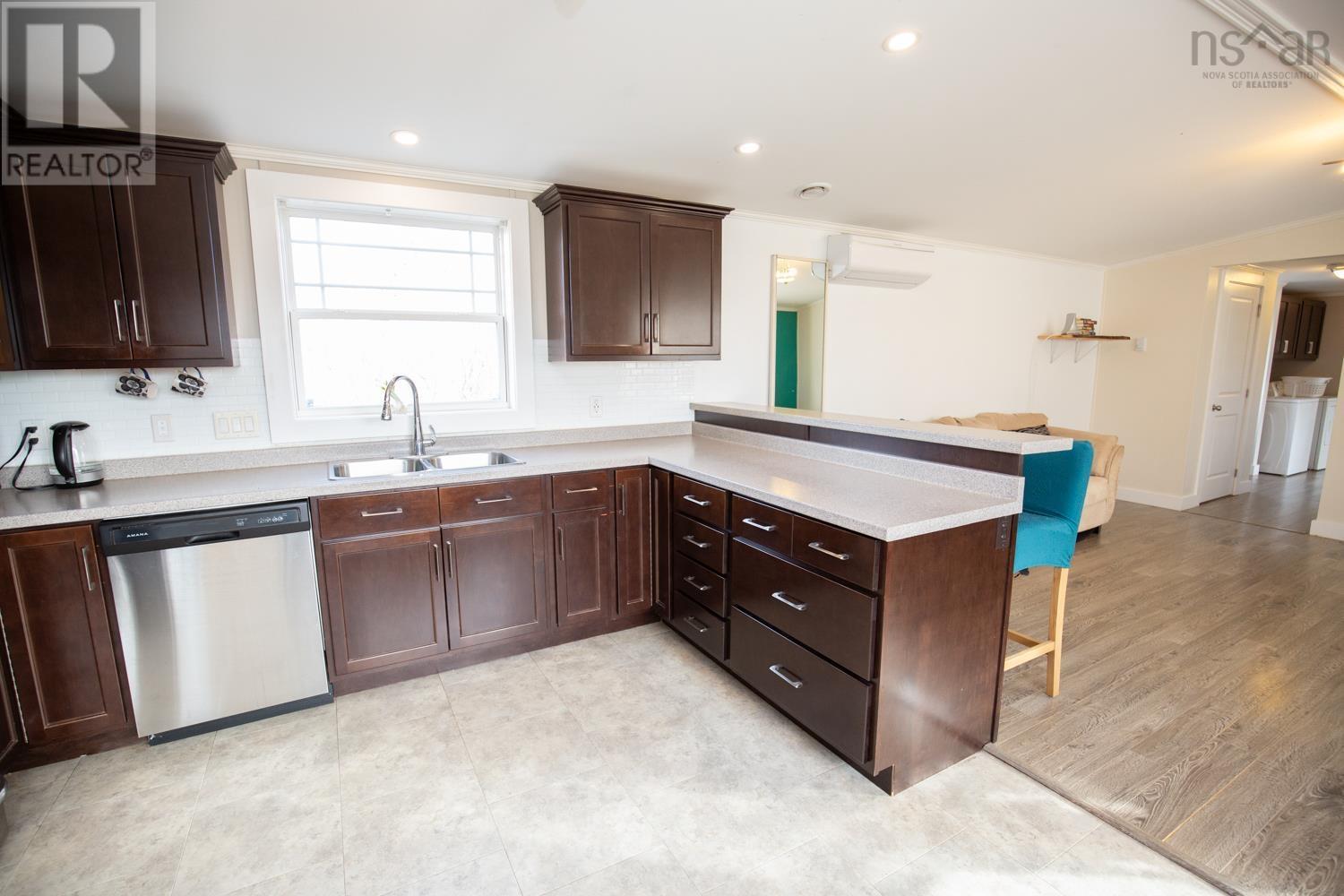 6869 Highway 2, Portapique, Nova Scotia  B0M 1B0 - Photo 4 - 202600685