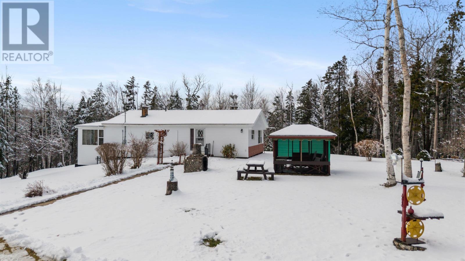 417 Mackenzie Road, Black Point, Nova Scotia  B0K 1X0 - Photo 2 - 202600726