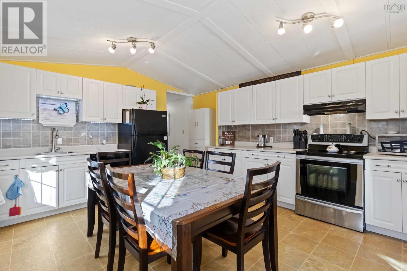 2 Stanley Street, Middle Sackville, Nova Scotia  B4E 1E8 - Photo 11 - 202600820