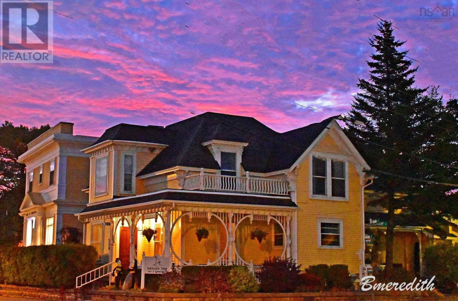 558 Main Street, Mahone Bay, Nova Scotia  B0J 2E0 - Photo 3 - 202600920