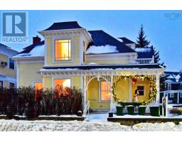 558 Main Street, mahone bay, Nova Scotia