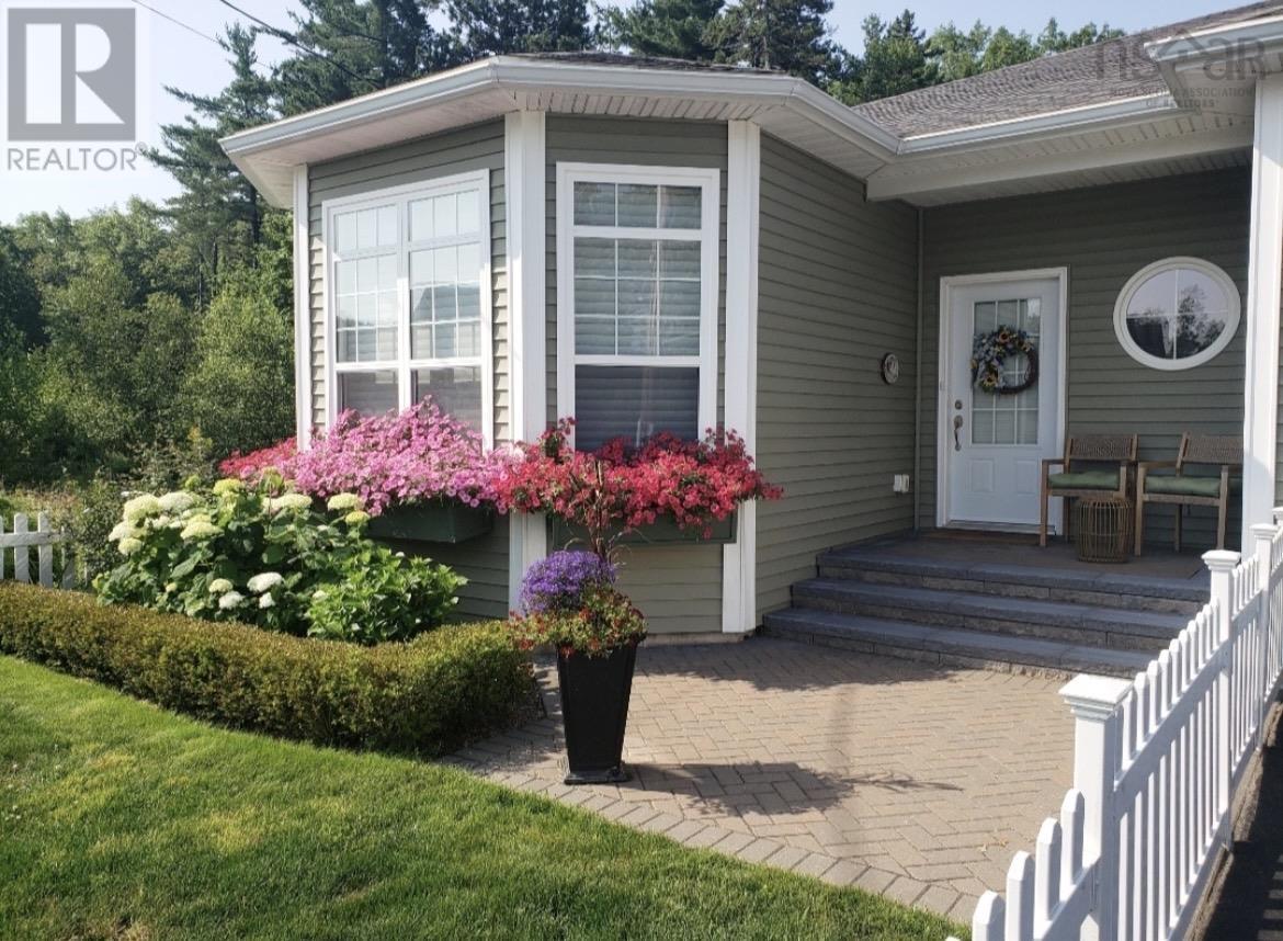 38 Roundhouse Drive, Bridgewater, Nova Scotia  B4V 9A9 - Photo 3 - 202600980