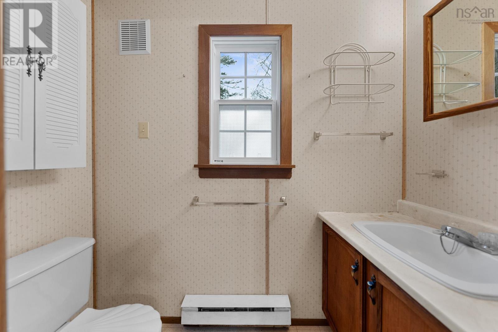 210 Ellershouse Road, Ellershouse, Nova Scotia  B0N 1L0 - Photo 16 - 202600996