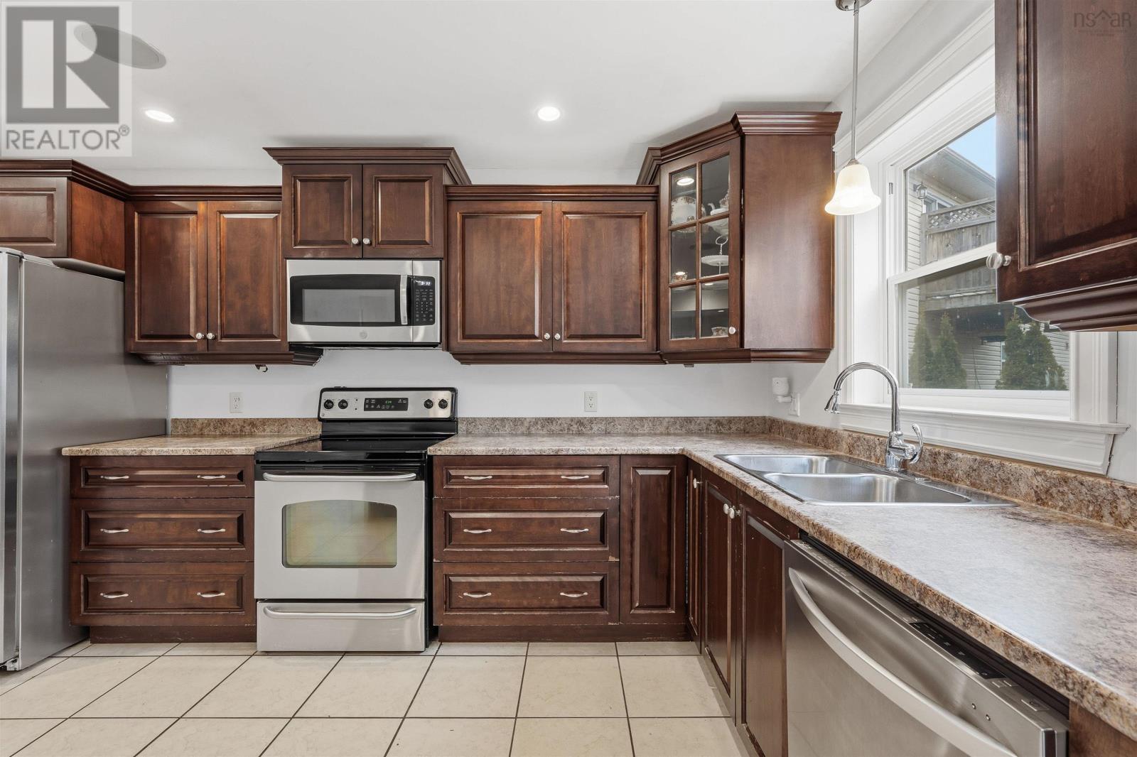 24 Gilbert Street, Beaver Bank, Nova Scotia  B4G 1A5 - Photo 10 - 202601000