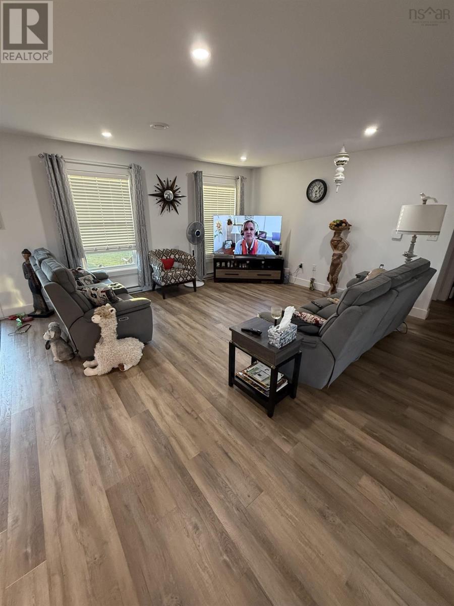 57 Michael Street, Sydney, Nova Scotia  B1P 0J6 - Photo 10 - 202601026