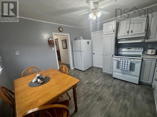 721 St. Joseph Street, New Waterford, Nova Scotia  B1H 4G5 - Photo 3 - 202601036