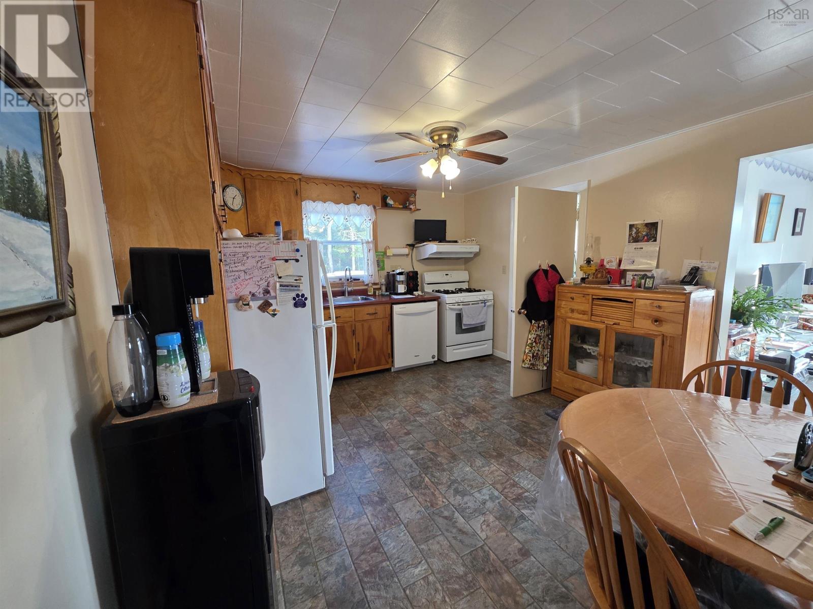 1348 Grand Lake Road, Grand Lake, Nova Scotia  B1M 1A1 - Photo 8 - 202601116