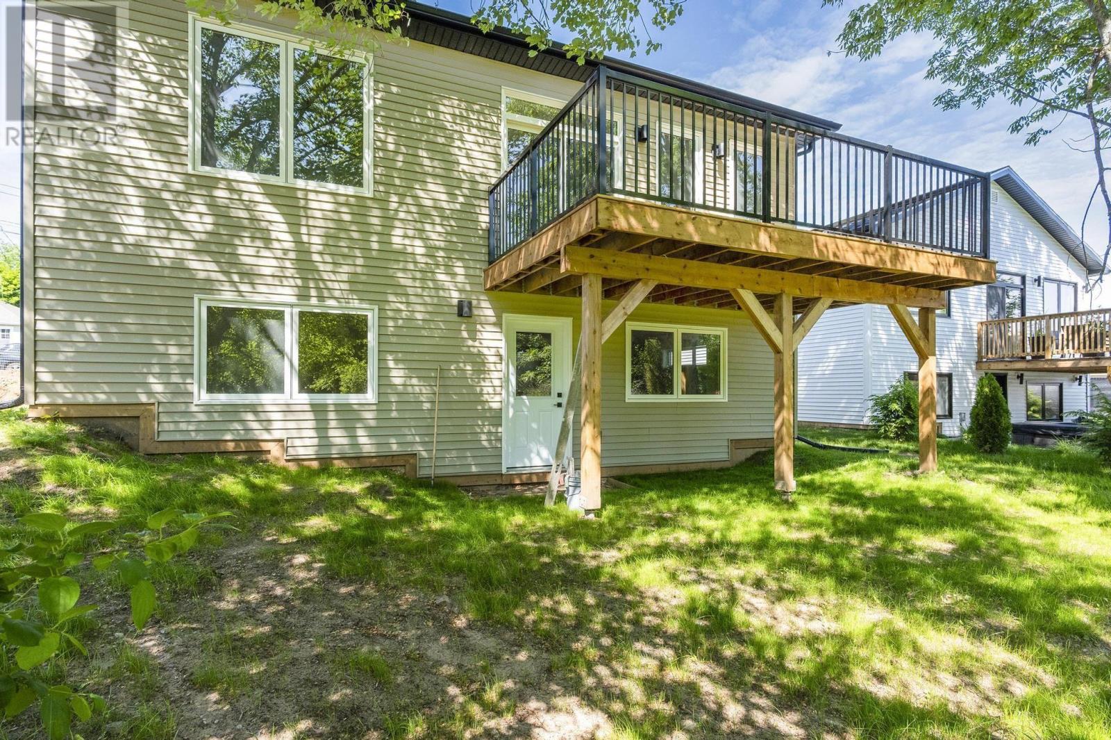 18 Whidden Avenue, Wolfville, Nova Scotia  B4P 0A8 - Photo 4 - 202601179