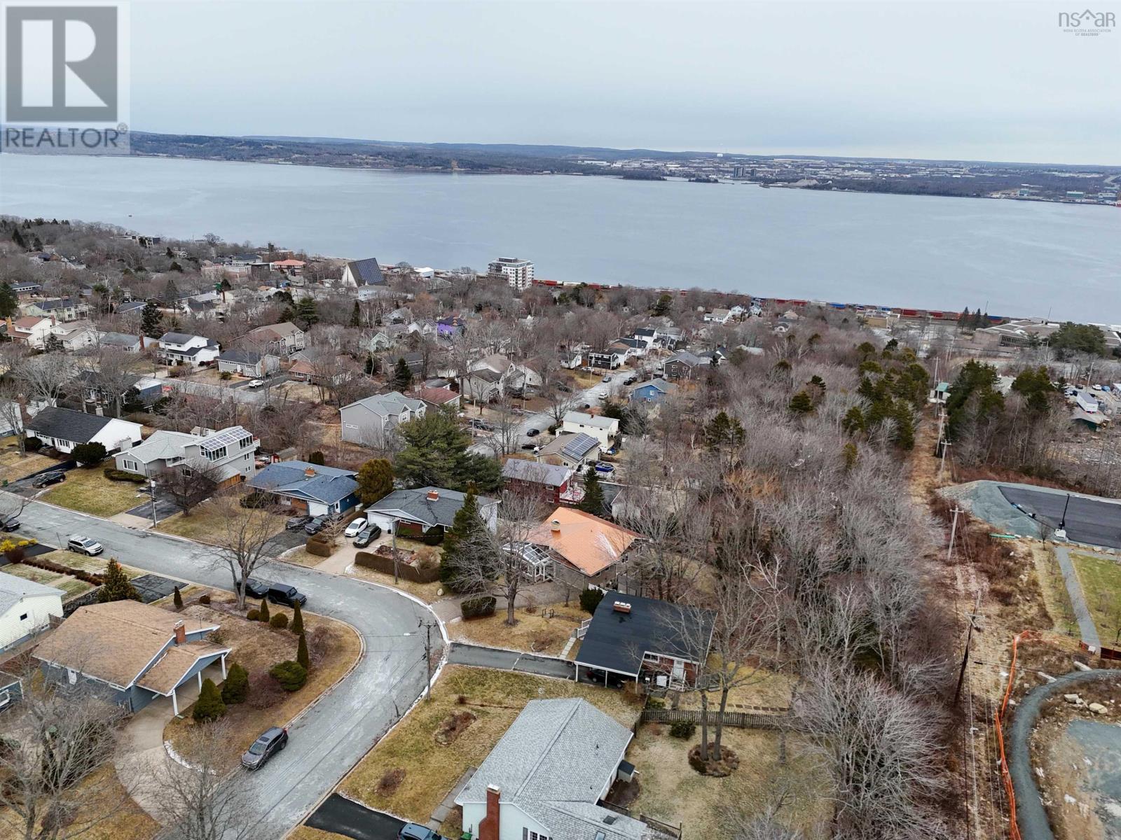 12 Canary Crescent, Halifax, Nova Scotia  B3M 1R1 - Photo 2 - 202601186
