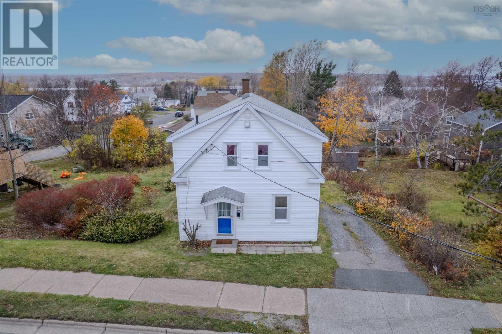 214 Alexandra Street, Sydney, Nova Scotia  B1P 2E8 - Photo 2 - 202601292