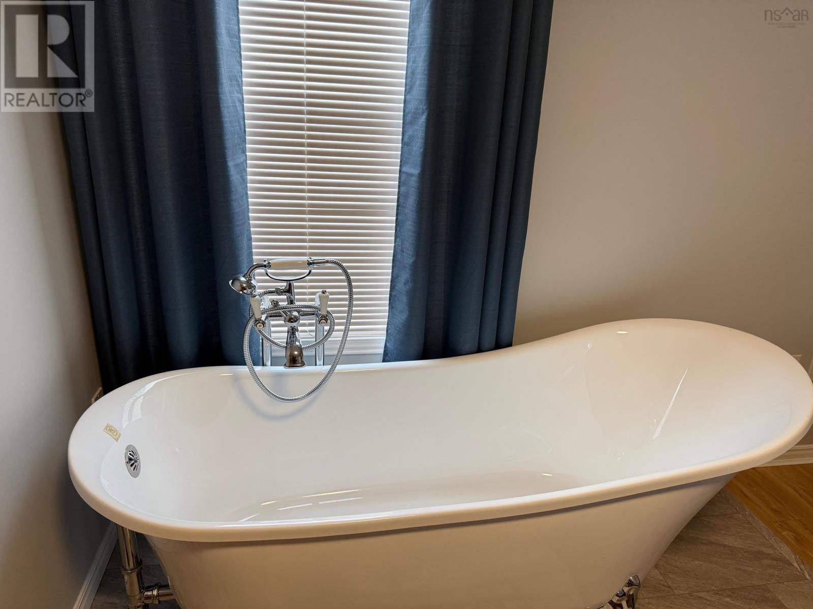 174 Sherbrooke Avenue, Bridgewater, Nova Scotia  B4V 4G1 - Photo 18 - 202601316