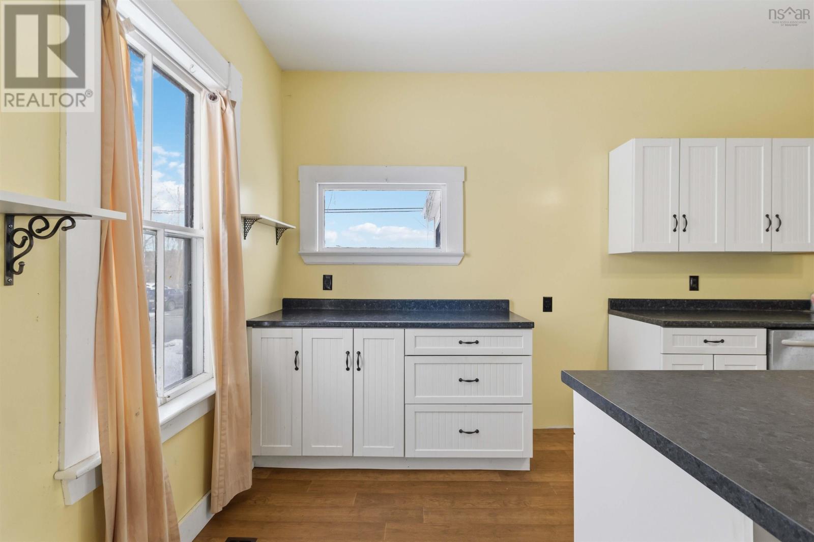 101 Pleasant Street, Bridgewater, Nova Scotia  B4V 1N3 - Photo 11 - 202601344