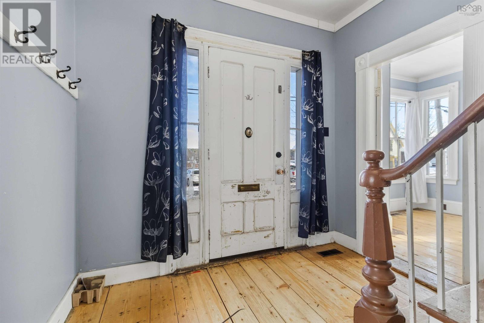 101 Pleasant Street, Bridgewater, Nova Scotia  B4V 1N3 - Photo 3 - 202601344