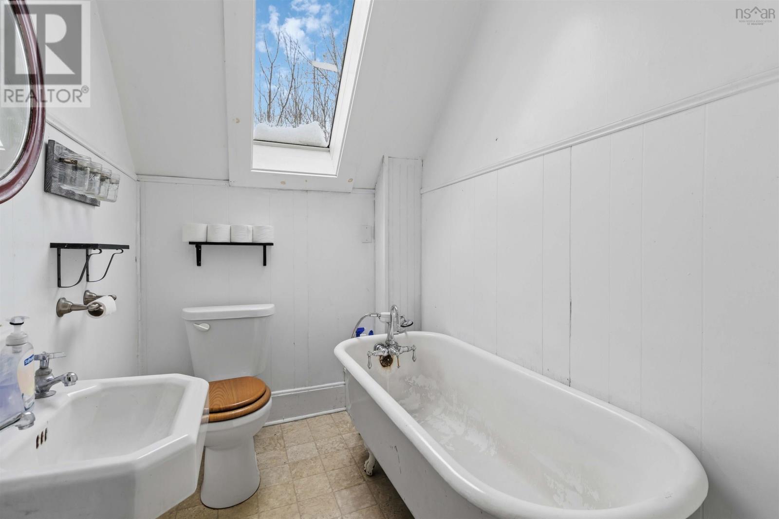 101 Pleasant Street, Bridgewater, Nova Scotia  B4V 1N3 - Photo 38 - 202601344