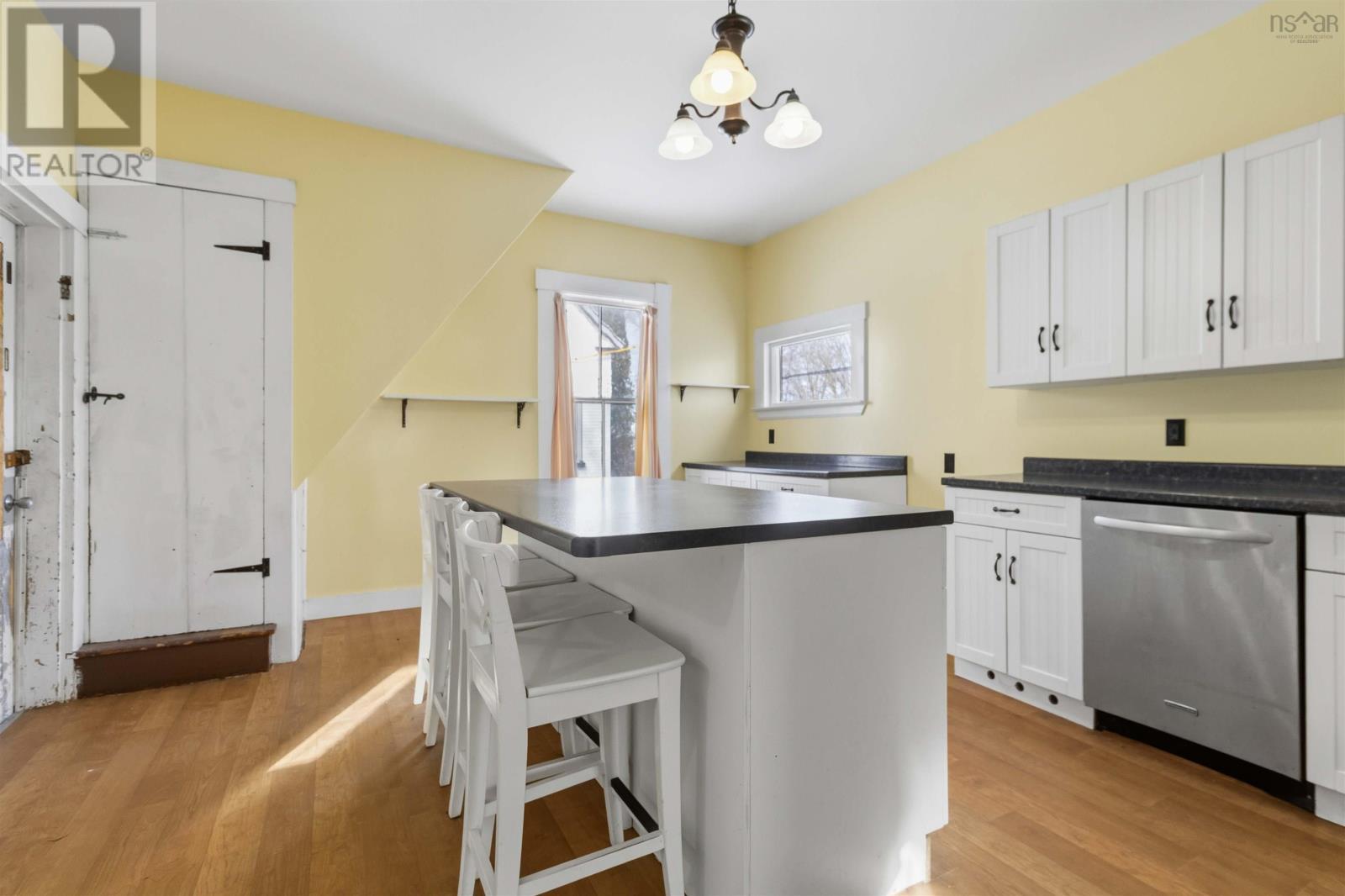 101 Pleasant Street, Bridgewater, Nova Scotia  B4V 1N3 - Photo 7 - 202601344