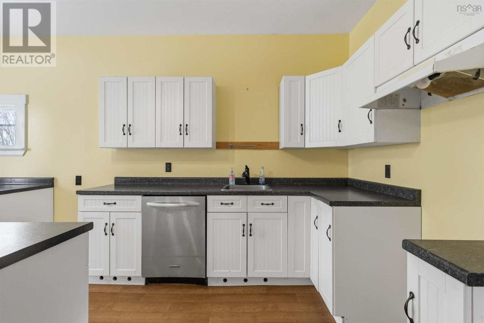 101 Pleasant Street, Bridgewater, Nova Scotia  B4V 1N3 - Photo 8 - 202601344