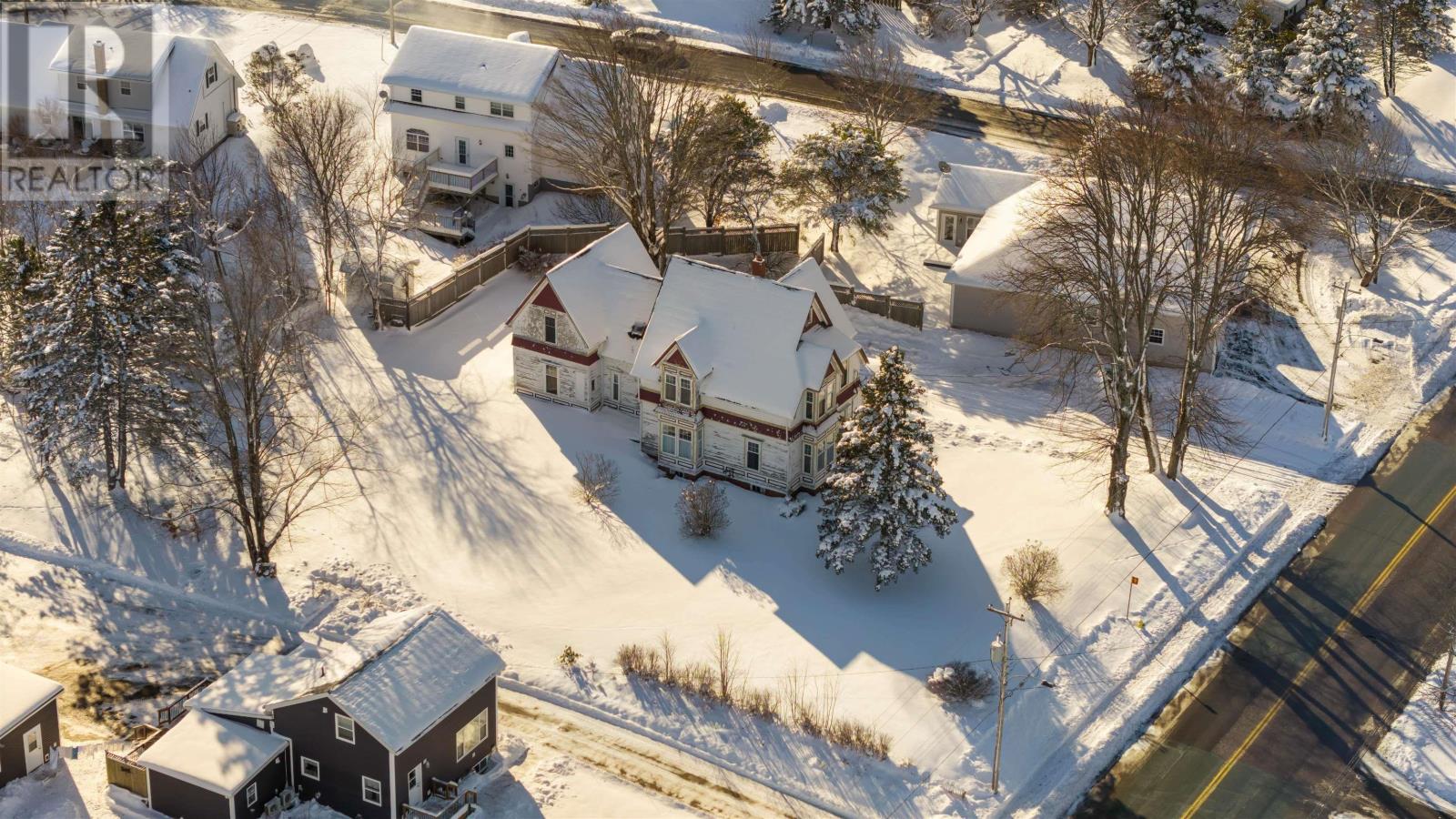 251 Victoria Street E, Amherst, Nova Scotia  B4H 4C4 - Photo 2 - 202601348