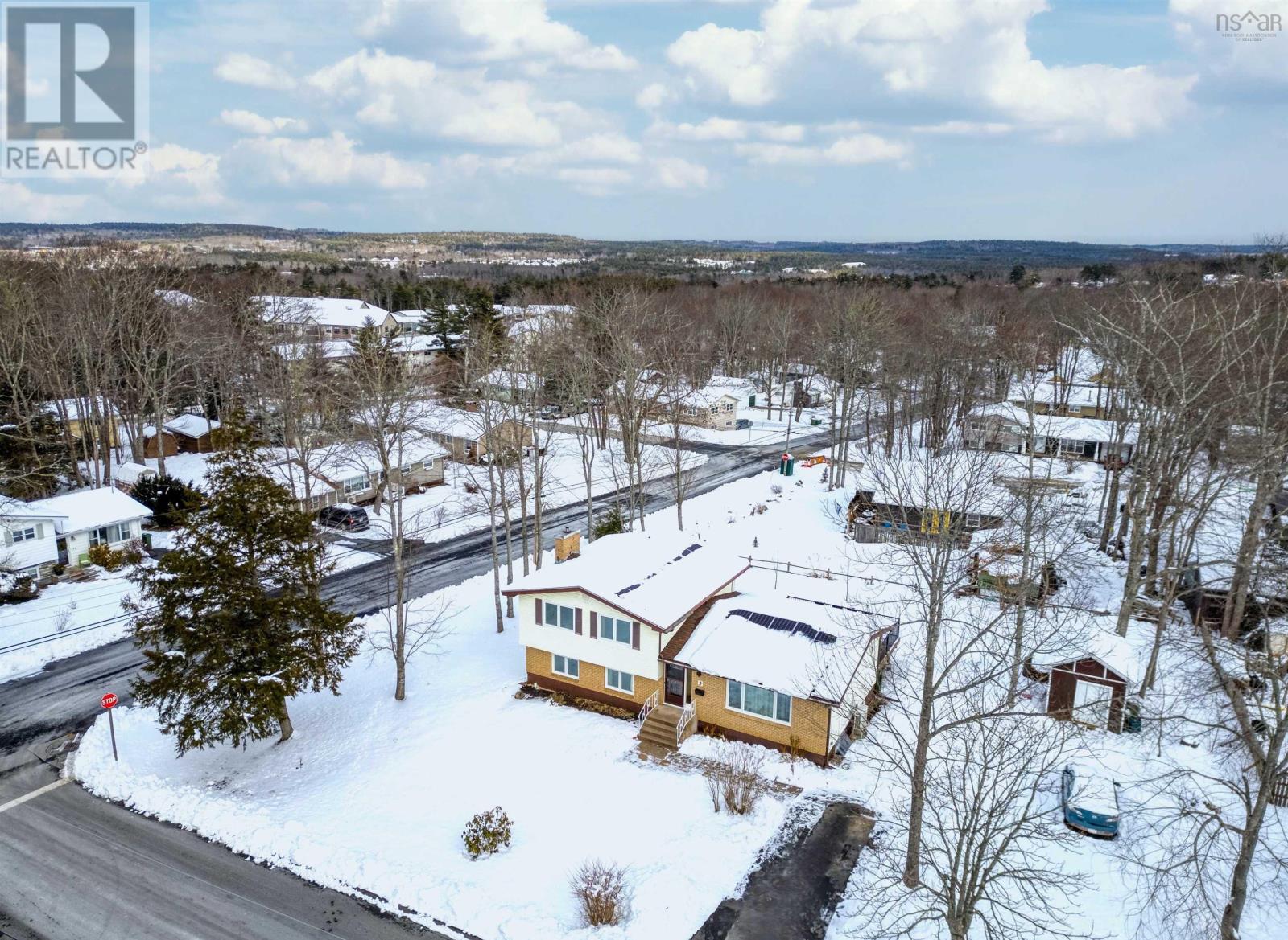 5 Alpine Drive, Bridgewater, Nova Scotia  B4V 3A5 - Photo 2 - 202601447