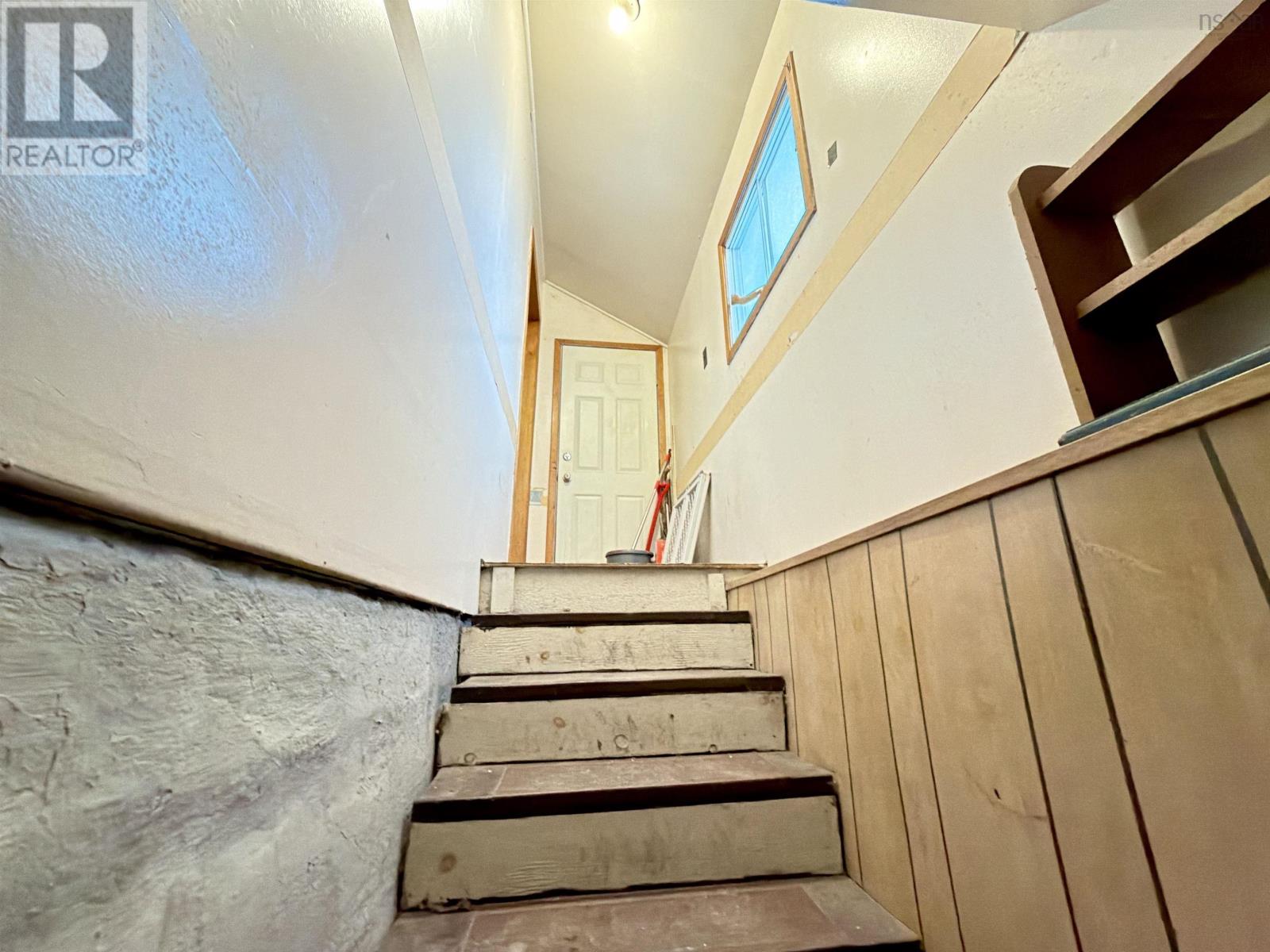 385 Gibbon Street, New Waterford, Nova Scotia  B1H 3N3 - Photo 10 - 202601455