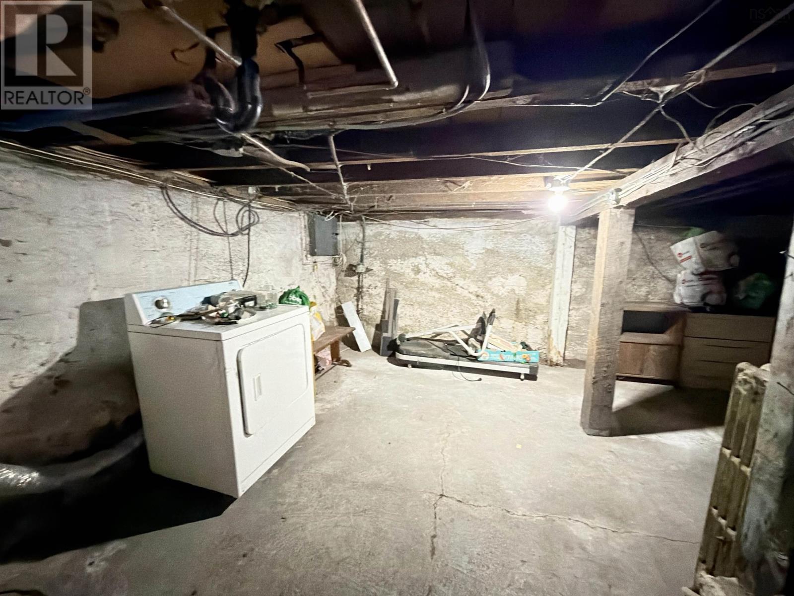 385 Gibbon Street, New Waterford, Nova Scotia  B1H 3N3 - Photo 11 - 202601455