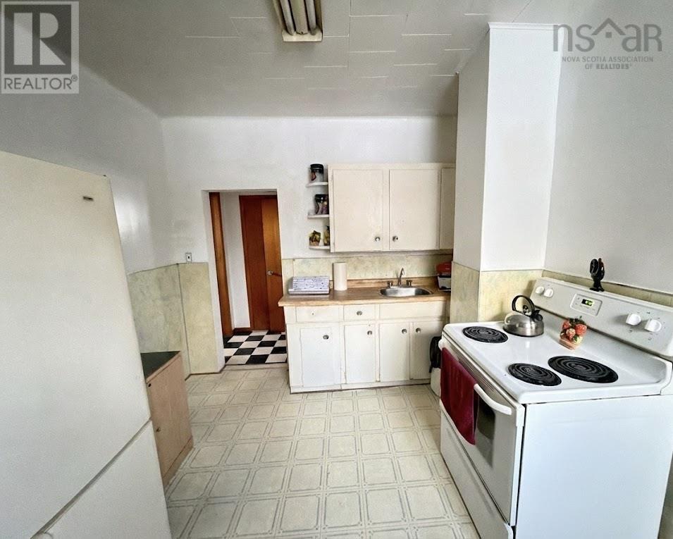 385 Gibbon Street, New Waterford, Nova Scotia  B1H 3N3 - Photo 5 - 202601455