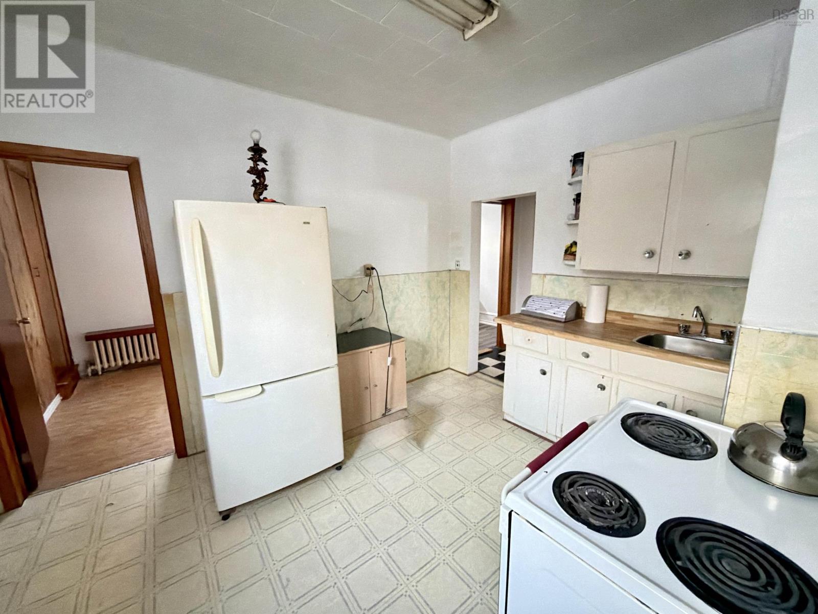 385 Gibbon Street, New Waterford, Nova Scotia  B1H 3N3 - Photo 6 - 202601455