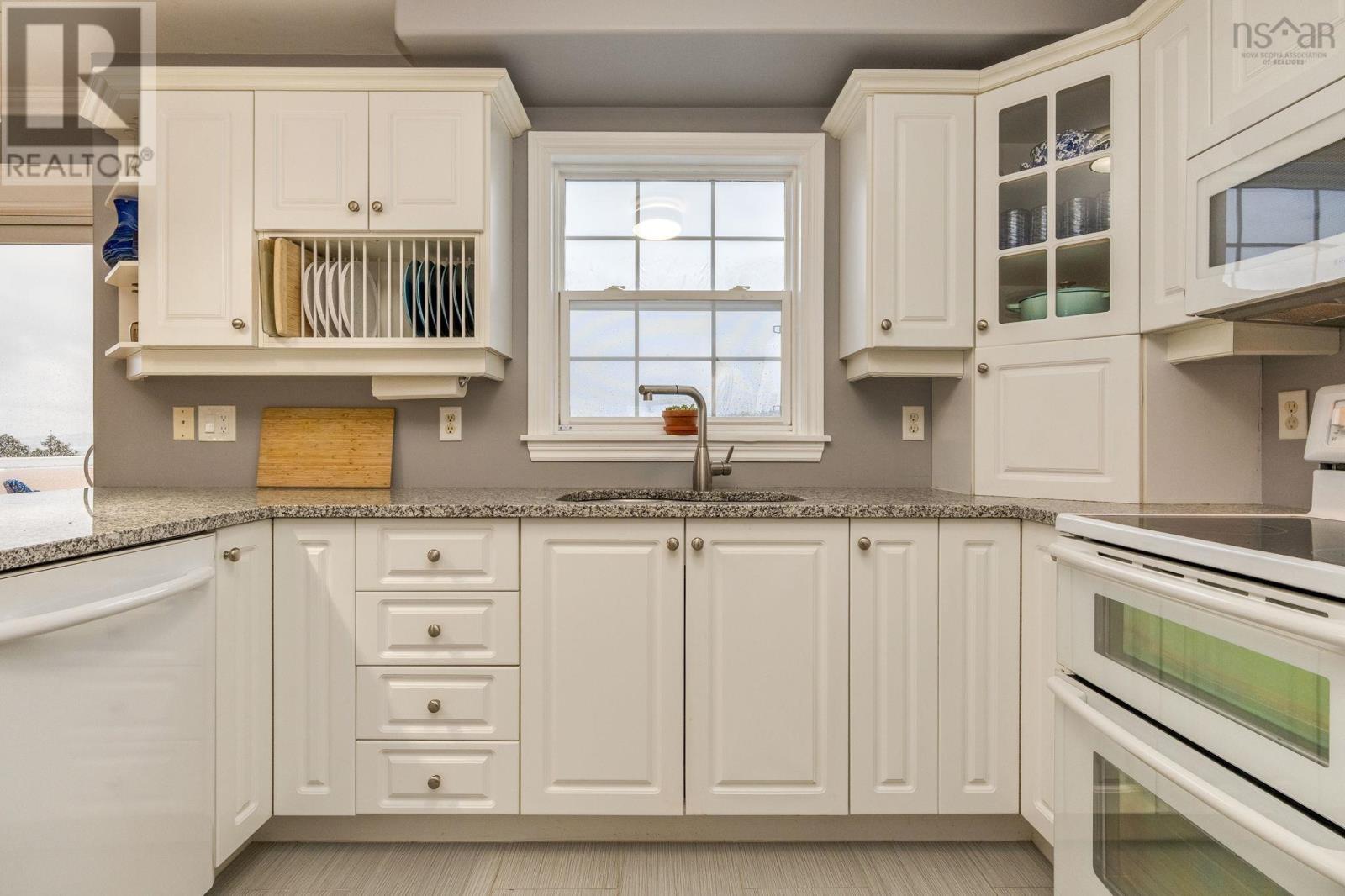 102 Larry Uteck Boulevard, Halifax, Nova Scotia  B3M 4Y2 - Photo 17 - 202601590