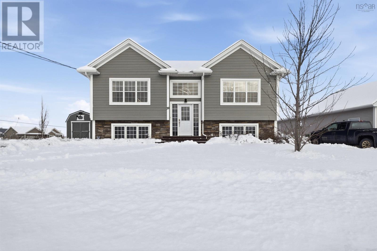 39 Ridge Avenue, Stewiacke, Nova Scotia  B0N 2J0 - Photo 2 - 202601602