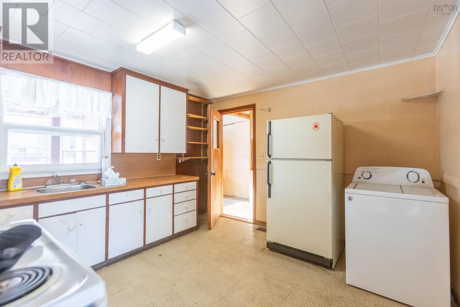 1 Boylston Avenue, Amherst, Nova Scotia  B4W 3W7 - Photo 8 - 202601764