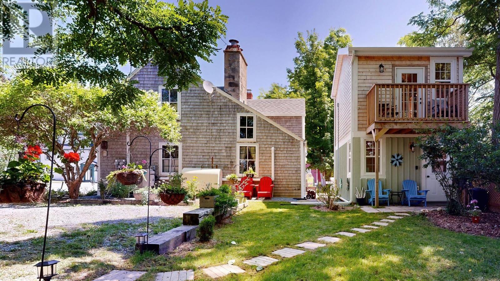 17 George Street, shelburne, Nova Scotia