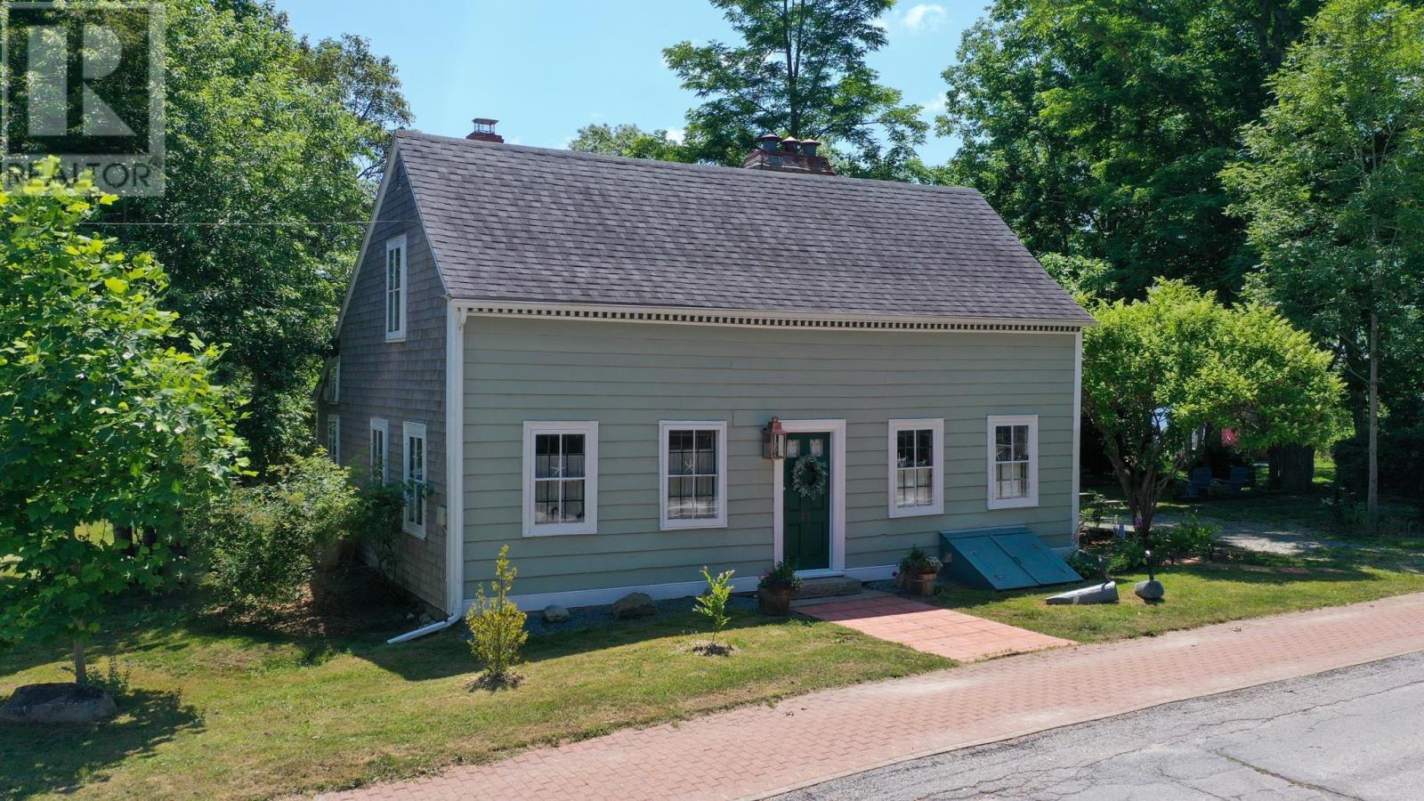 17 George Street, Shelburne, Nova Scotia  B0T 1W0 - Photo 4 - 202601864