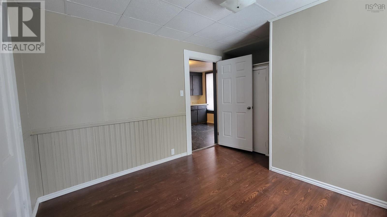 30 Parade Street, Yarmouth, Nova Scotia  B5A 3A8 - Photo 11 - 202601913