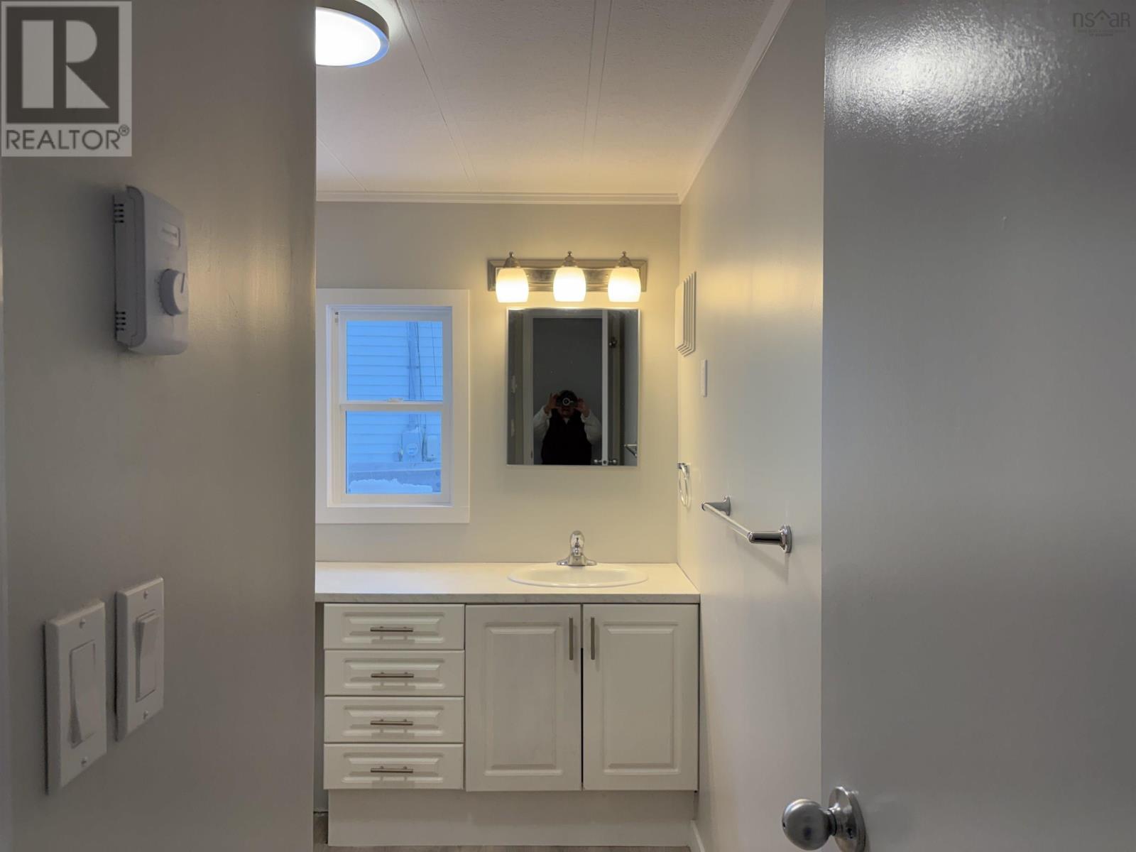 14 Florence Avenue, Dartmouth, Nova Scotia  B2W 2A5 - Photo 25 - 202602042