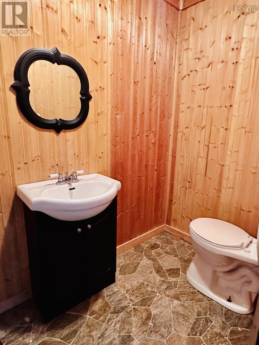 101 Parr Street, Shelburne, Nova Scotia  B0T 1W0 - Photo 11 - 202602067