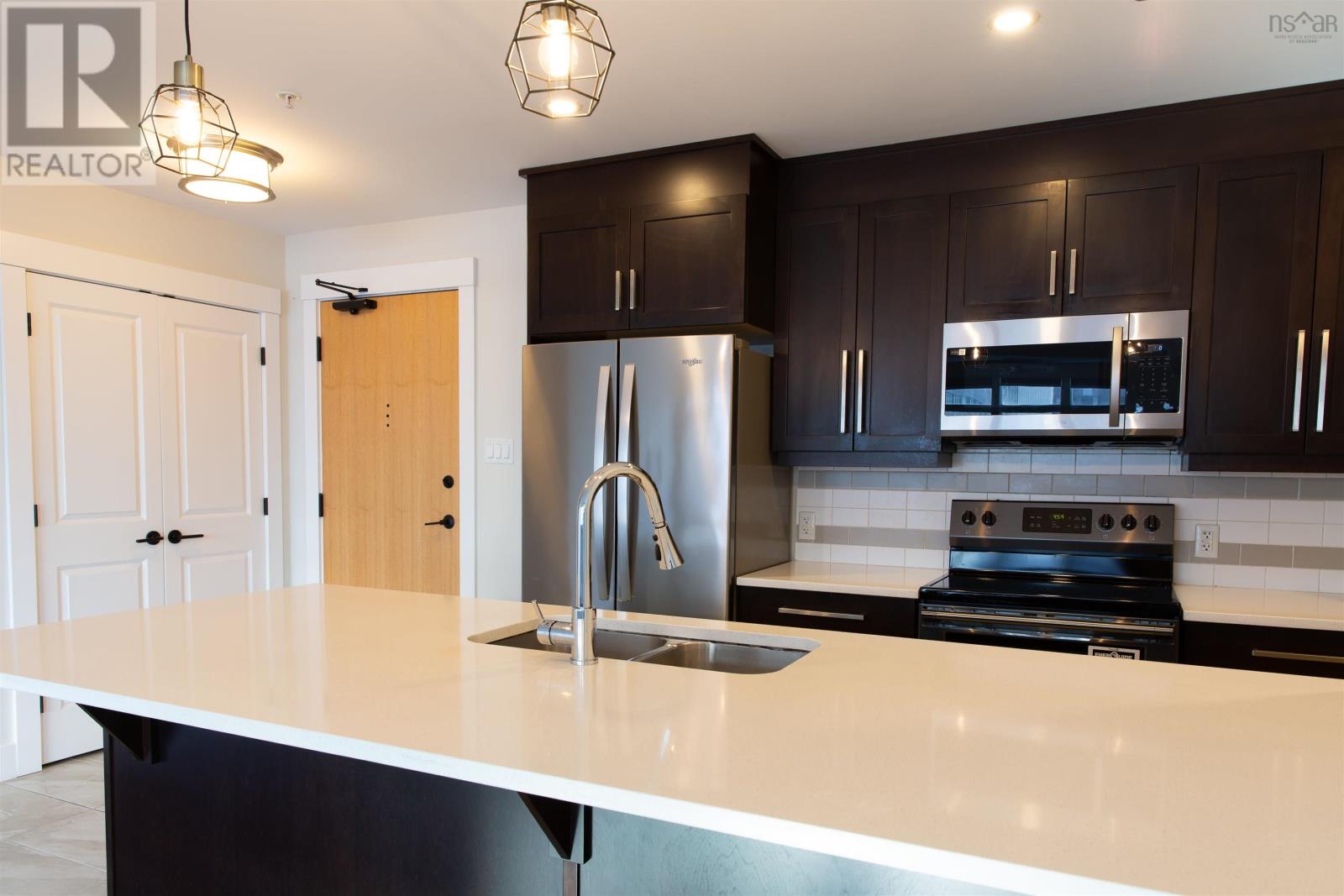 302 1990 Vernon Street, Halifax Peninsula, Nova Scotia  B3H 0B8 - Photo 2 - 202602076