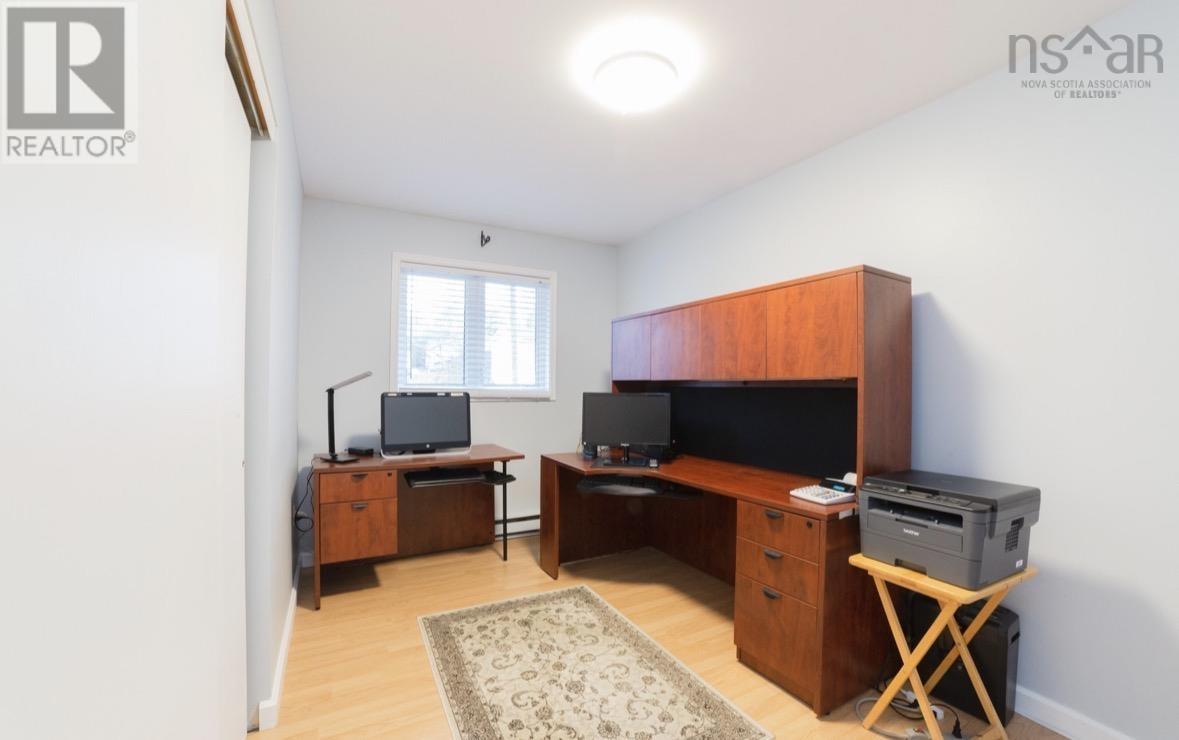 18 Sunnyvale Crescent, Lower Sackville, Nova Scotia  B4E 2G5 - Photo 3 - 202602091