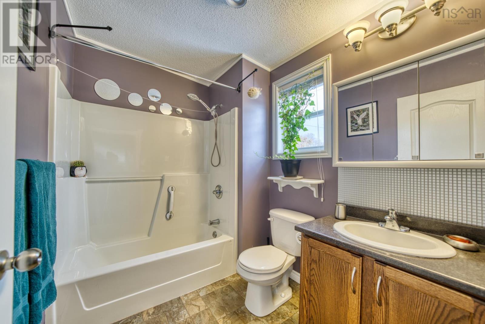 227 Haven Drive, Bridgewater, Nova Scotia  B4V 4E4 - Photo 23 - 202602153