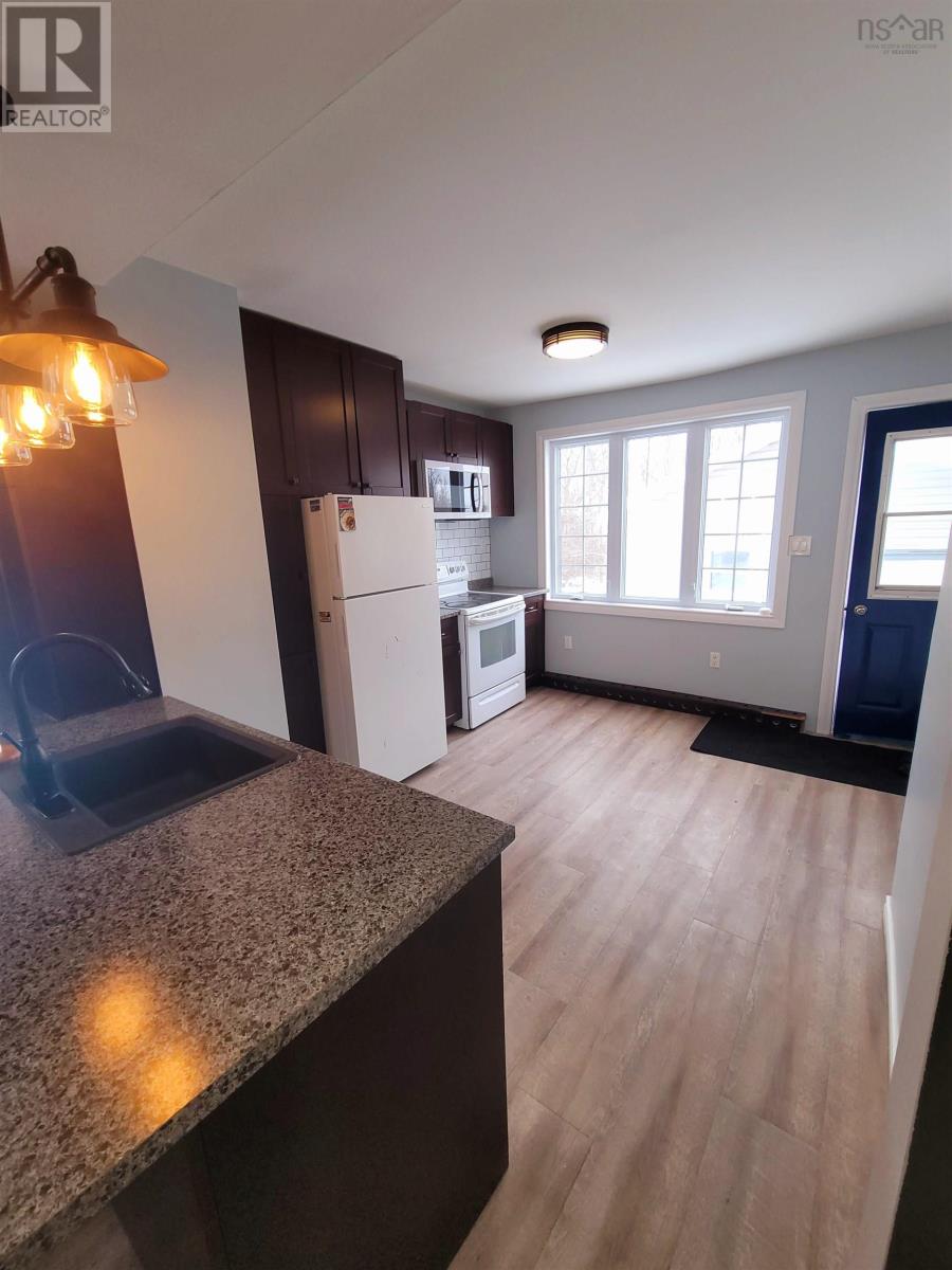 34 Cottage Street, Dominion, Nova Scotia  B1G 1C1 - Photo 3 - 202602160
