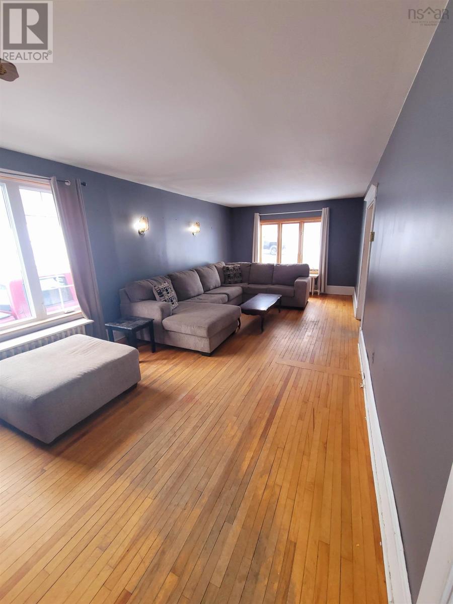 34 Cottage Street, Dominion, Nova Scotia  B1G 1C1 - Photo 9 - 202602160