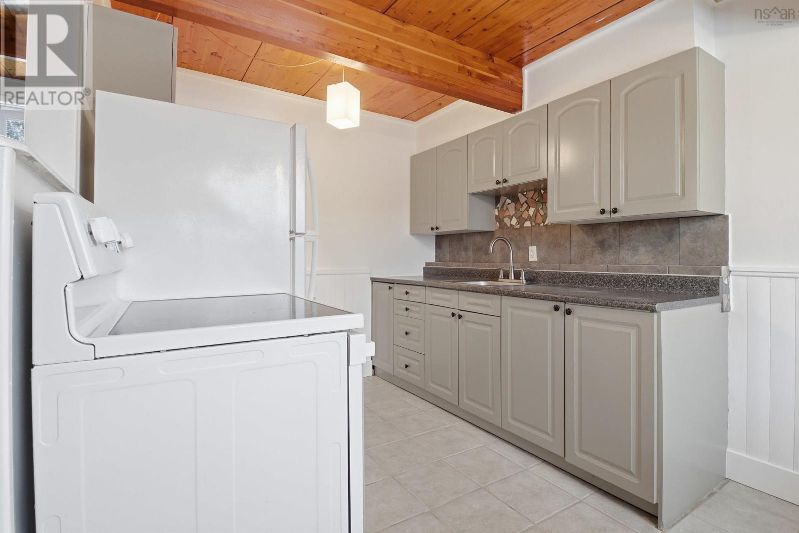 76 Cavendish Road, Halifax, Nova Scotia  B3P 2J7 - Photo 4 - 202602215