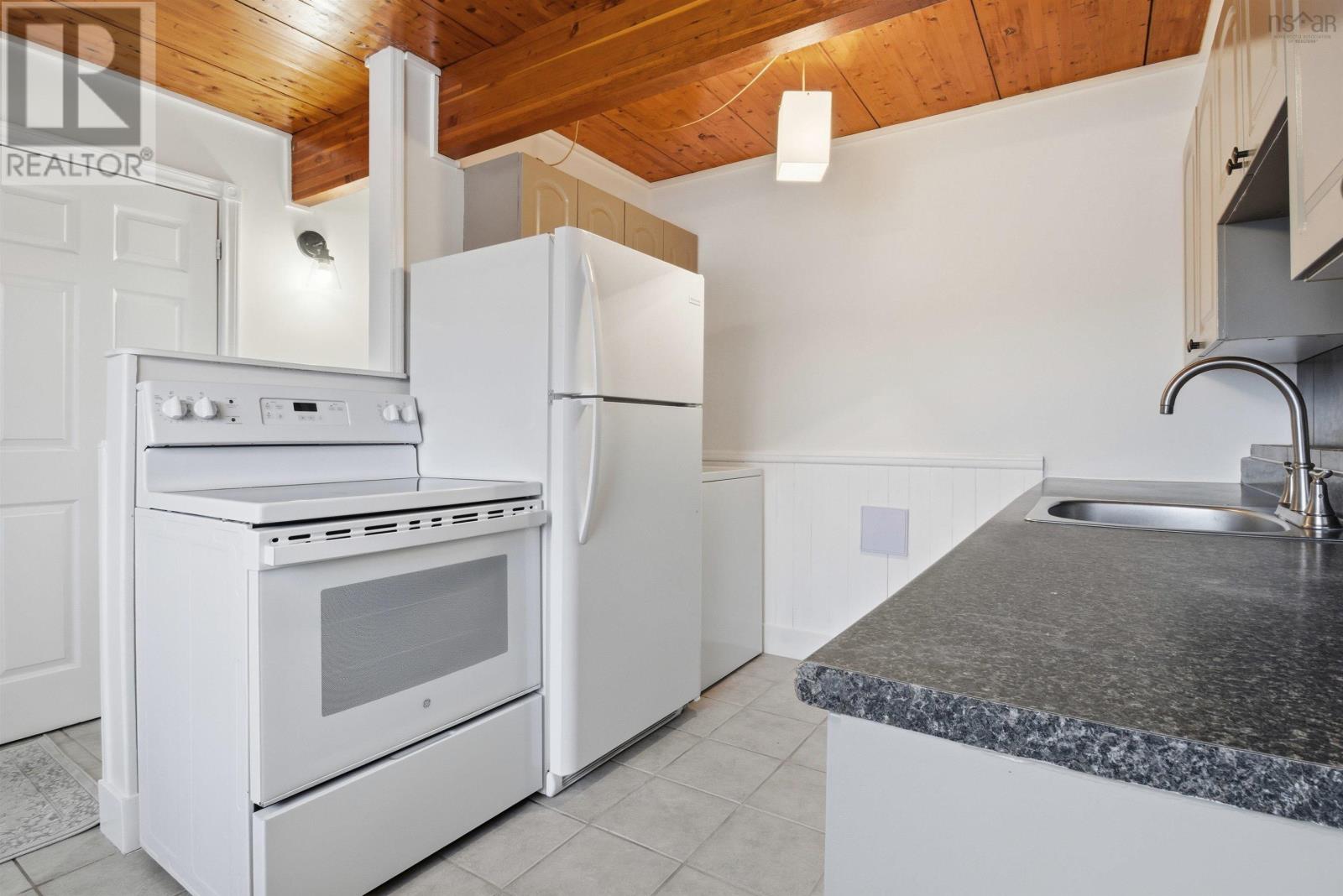 76 Cavendish Road, Halifax, Nova Scotia  B3P 2J7 - Photo 7 - 202602215