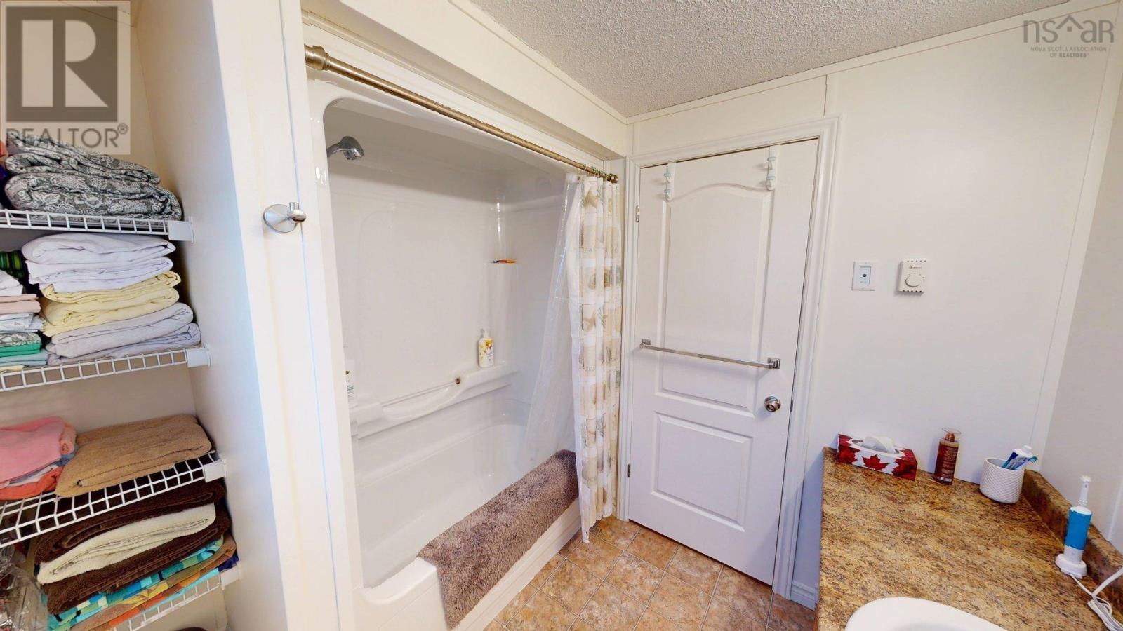 18 Hazel Street, Sackville Estates, Nova Scotia  B4E 1E4 - Photo 30 - 202602355