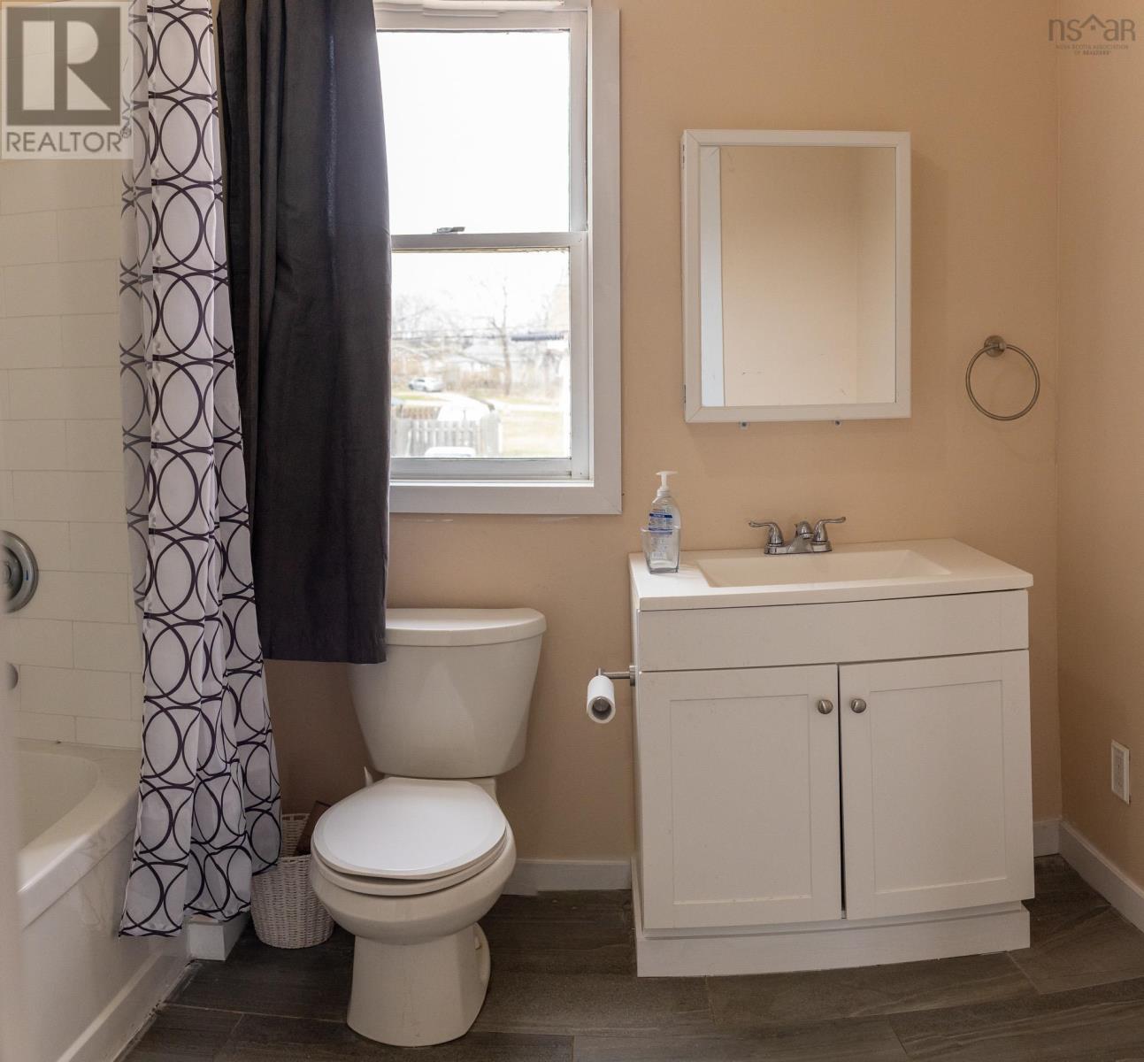 136 Victoria Street, Glace Bay, Nova Scotia  B1A 1Z8 - Photo 13 - 202602360