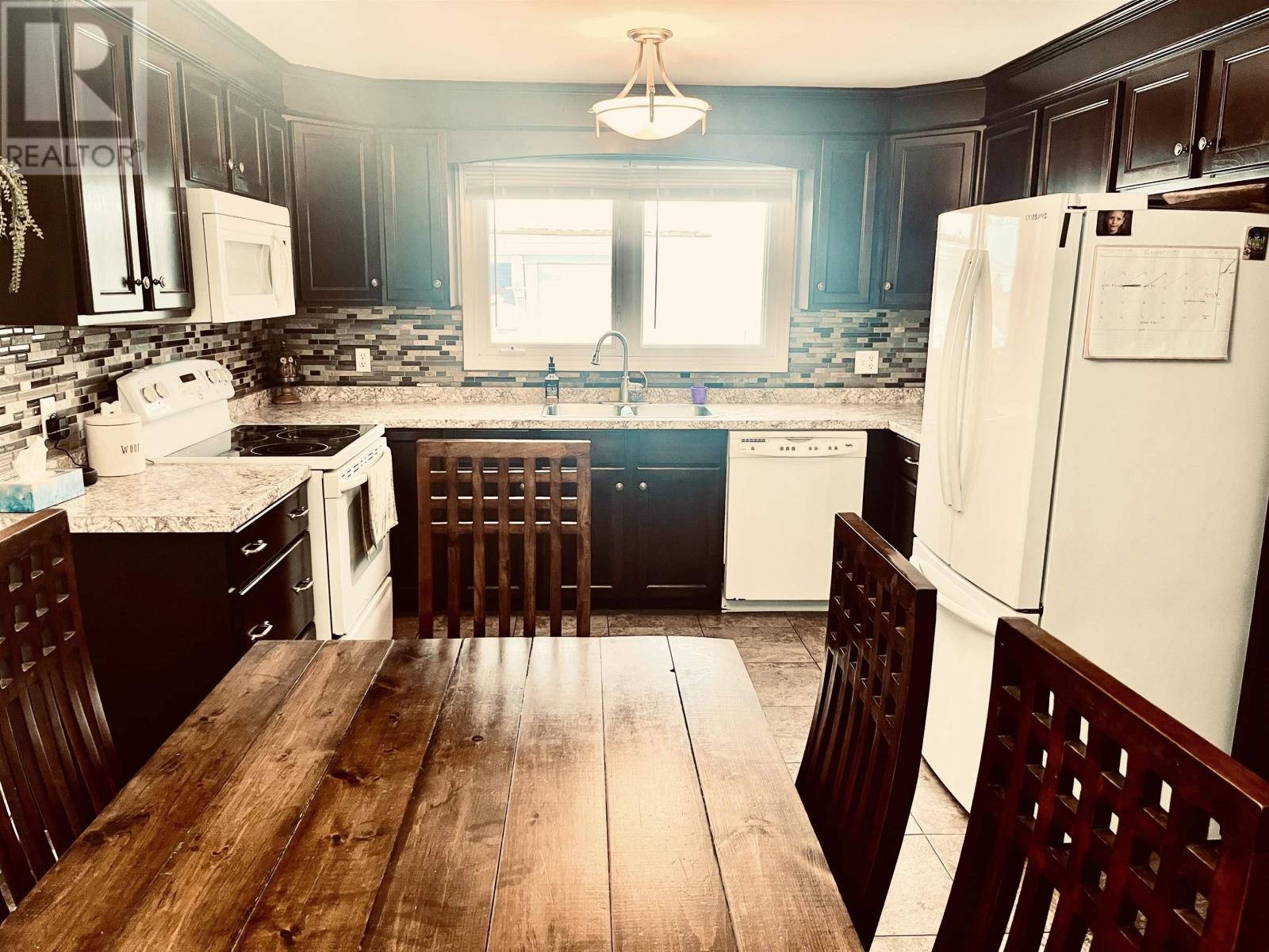 10 Don-Gordon Street, Glace Bay, Nova Scotia  B1A 6A2 - Photo 5 - 202602361