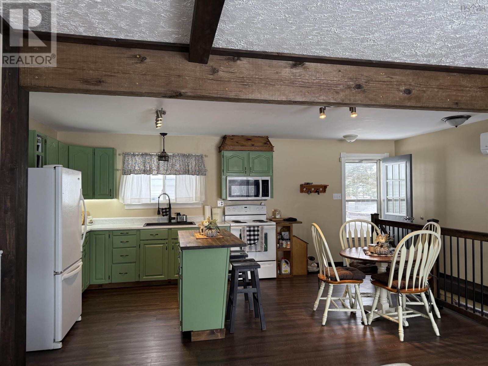 1668 Mackay Street, Westville, Nova Scotia  B0K 2A0 - Photo 7 - 202602471