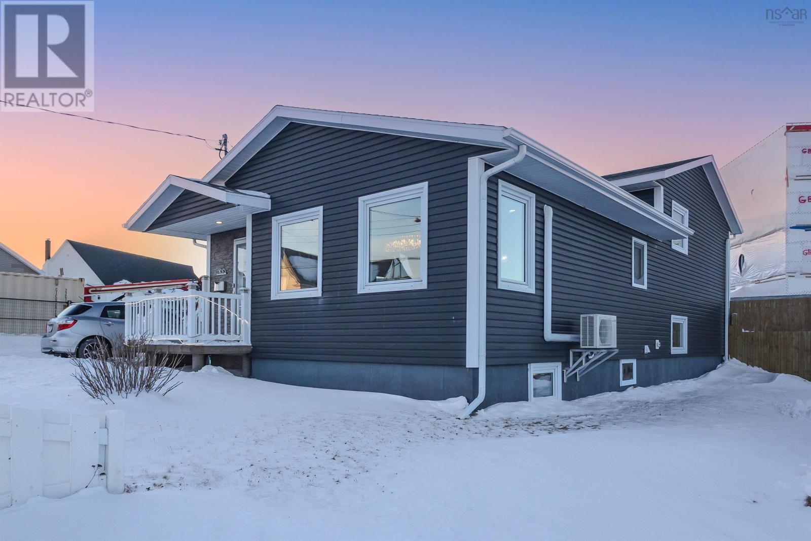 100 Ocean Avenue, Glace Bay, Nova Scotia  B1A 3V4 - Photo 2 - 202602535