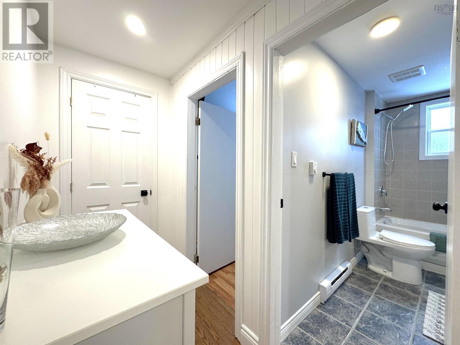 35 Ocean View, Neils Harbour, Nova Scotia  B0C 1N0 - Photo 18 - 202602550